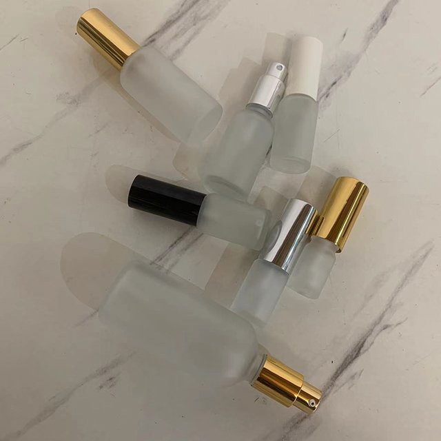 Hengjian 10ml 15ml 20ml 30ml 50ml 100ml Frosted Glass Sprayer Bottle Cosmetic Toner And Perfume Bottle With Mist Spray Pump