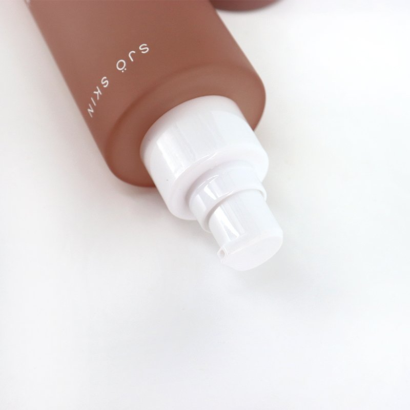 Oem Environmentally Cosmetic Packaging 80ml 100ml 150ml Glass Spray Pump Bottle Skincare Lotion Pump Glass Bottle With Gold Pump