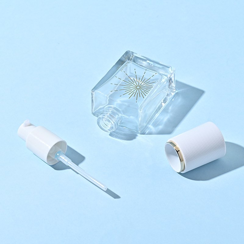 Luxury Cosmetic Packaging Lotion BB Isolation Cream Glass Bottle Concealer Foundation 30ml Clear Flat Square Glass Pump Bottle