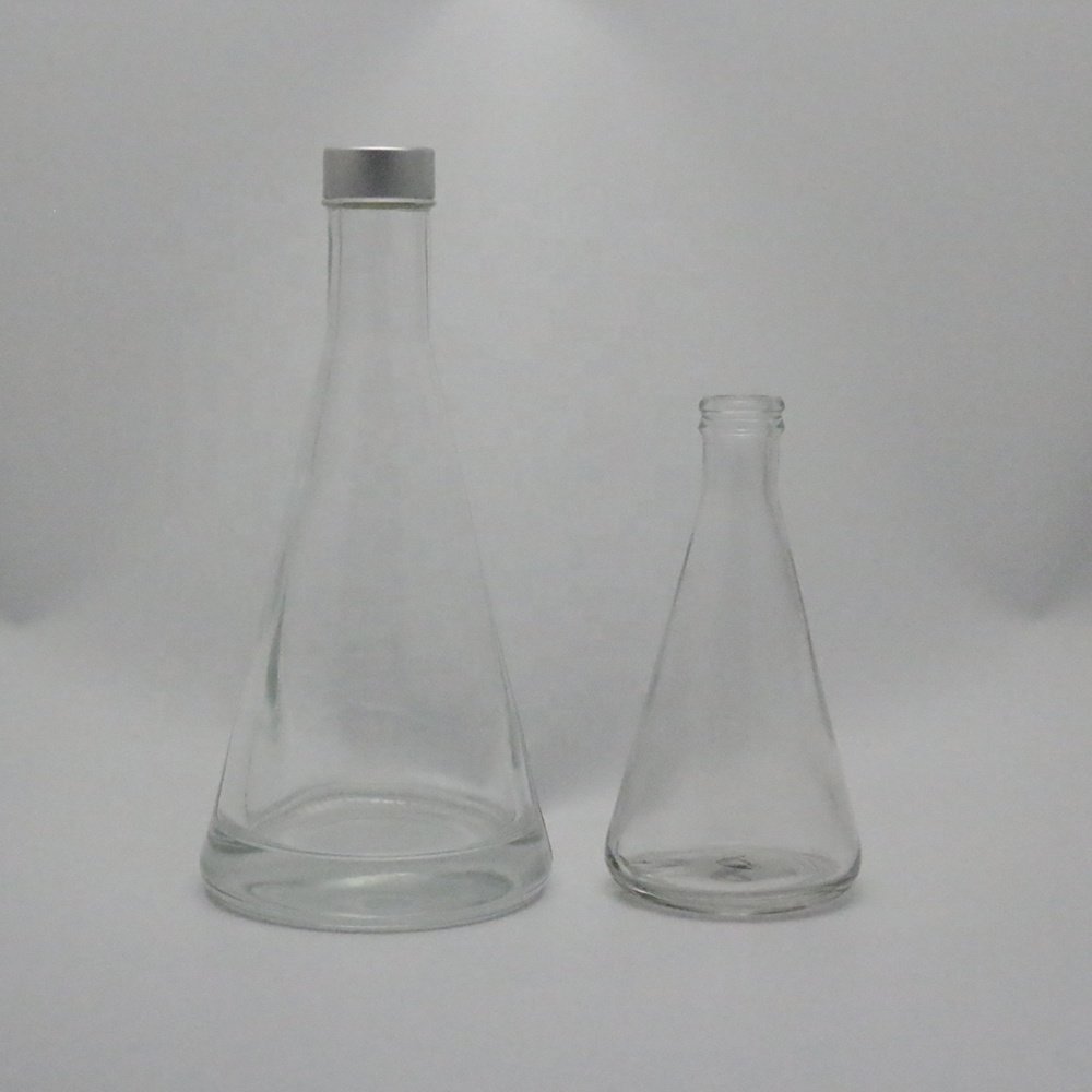 Gin Factory Direct Sales Lab Feeling Conical Flask Tonic Glass Bottle 200ml 70cl Cork Beverage Ruiyao Decal