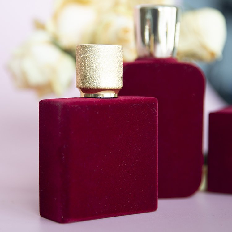 Hand Blown Aromatherapy Glass Red Perfume Bottle For Women, Customised Trial Inner 3oz Perfume Bottles With Sprayer!