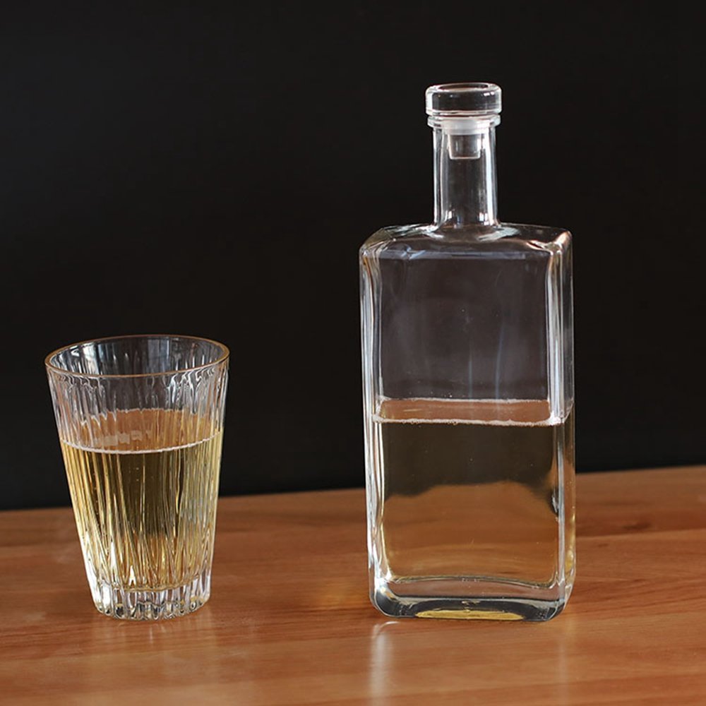 Premium custom design China factory wholesale square 500ml 700ml 1 liter tequila vodka whisky gin glass bottle