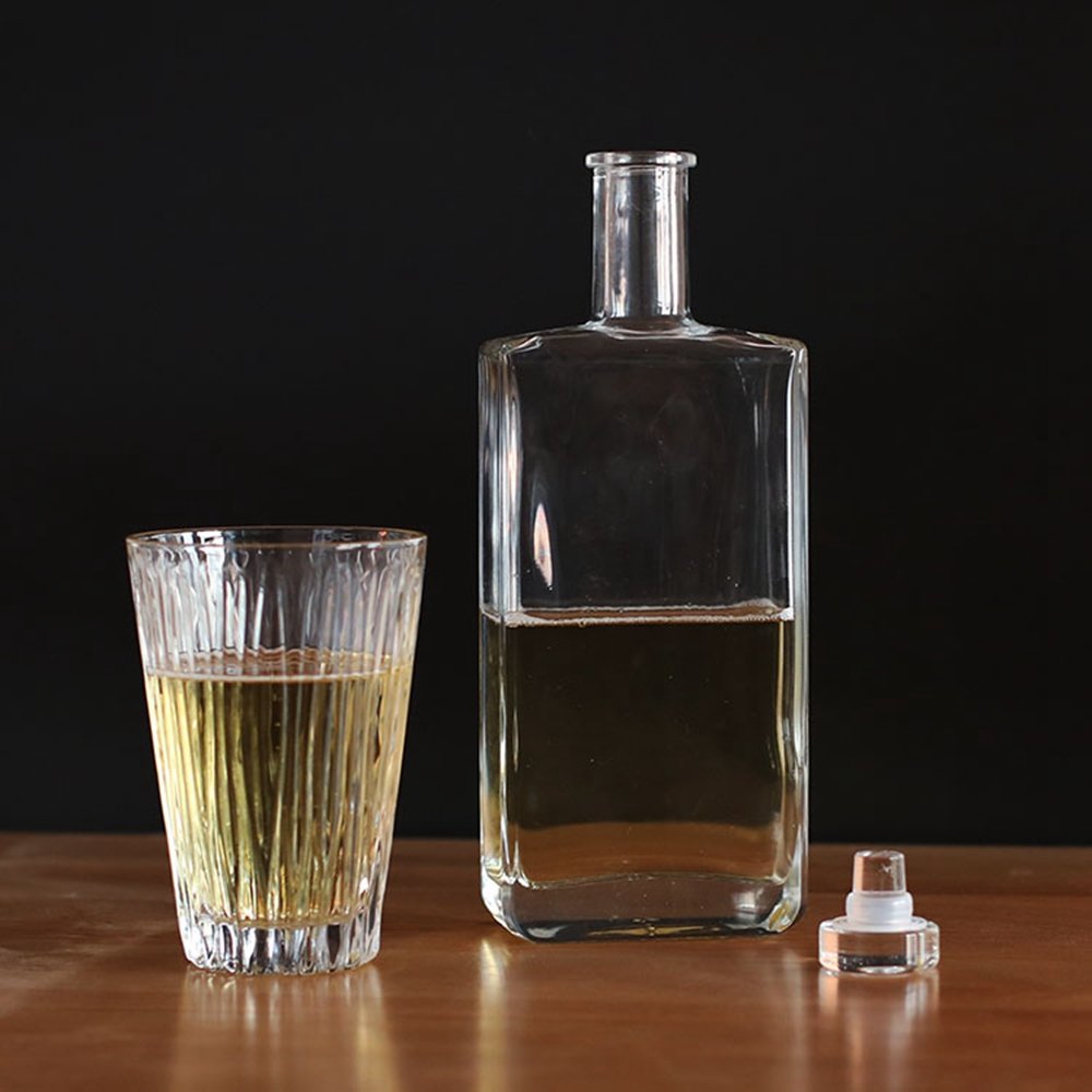 Premium custom design China factory wholesale square 500ml 700ml 1 liter tequila vodka whisky gin glass bottle