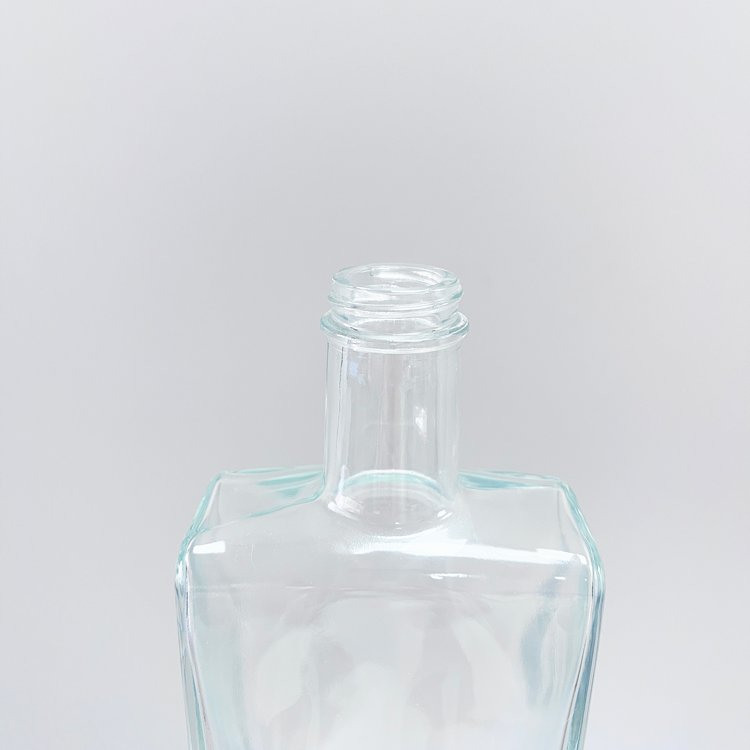 Super Flint Glass Bottle For Liquor 700ml Nordic Gin Whisky Spirits Tequila Vodka Glass Bottle