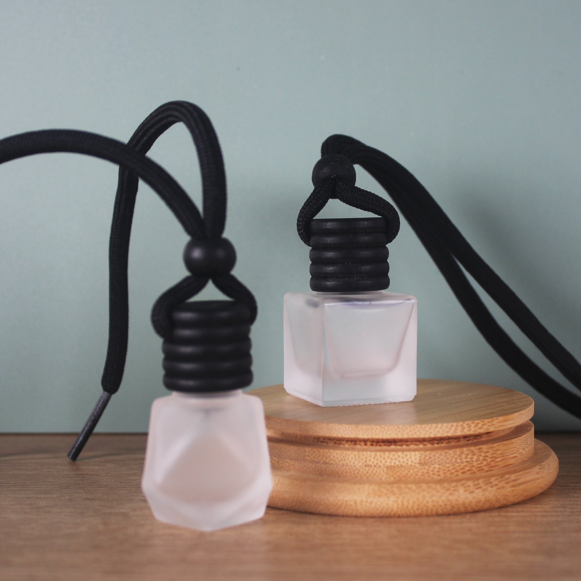 8ml 10ml 12ml Square Car Air Freshener Perfume With Black Wooden Cap Car Reed Diffuser Matte White Empty Glass Frosted Bottles