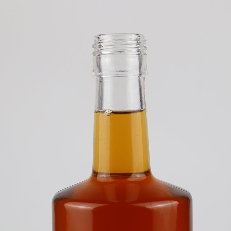NCT-068 700ml high quality wholesale gin bottles vodka glass bottles for liquor