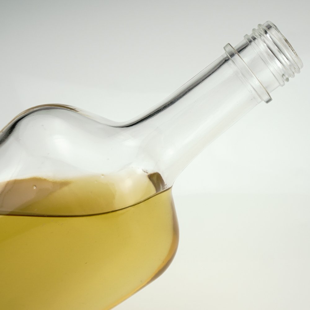 custom design wine liquor tequila gin bottles package 750 ml 1000ml 500 ml empty glass vodka bottle with screw cap