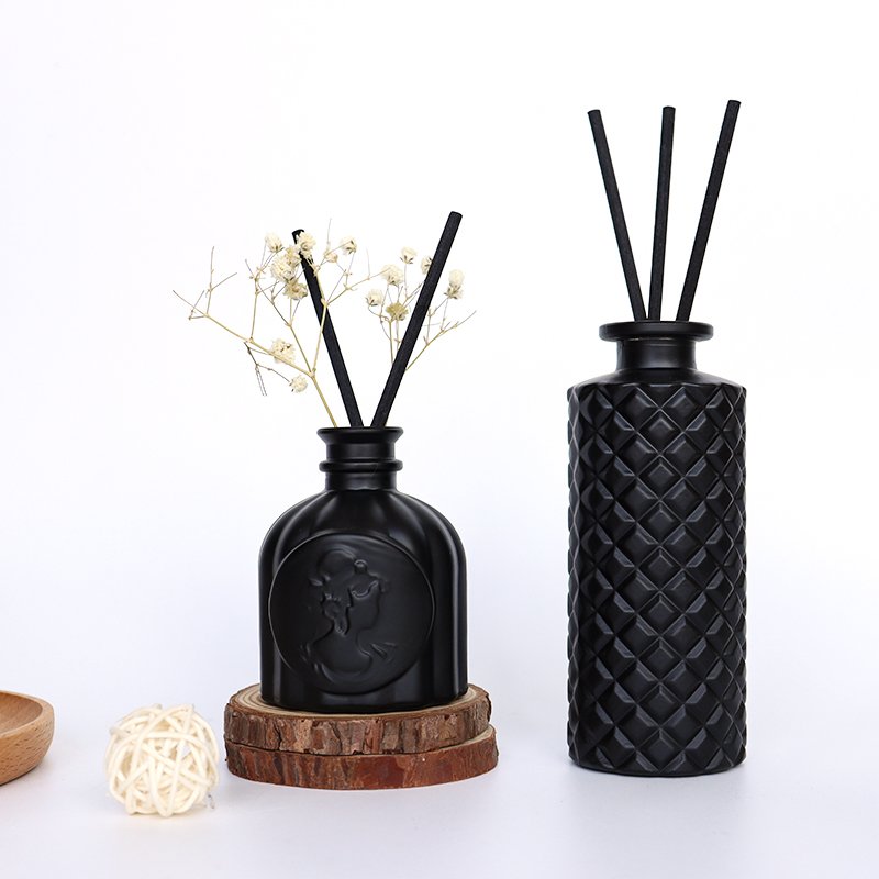 Wholesale 100ml embossed Diffuser glass bottle Matt Black 200ml 280ml scent perfume oil Bottle for Aromatherapy freshener