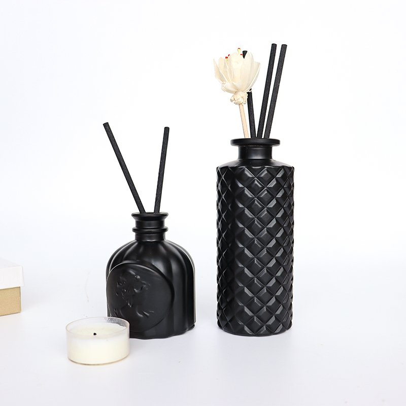 Wholesale 100ml embossed Diffuser glass bottle Matt Black 200ml 280ml scent perfume oil Bottle for Aromatherapy freshener