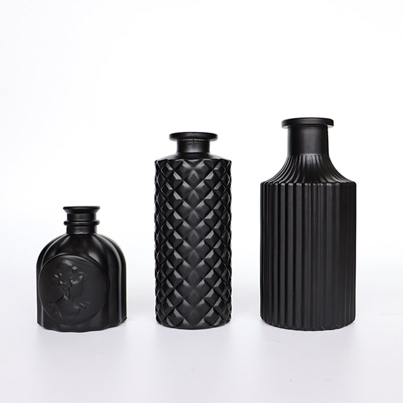 Wholesale 100ml embossed Diffuser glass bottle Matt Black 200ml 280ml scent perfume oil Bottle for Aromatherapy freshener