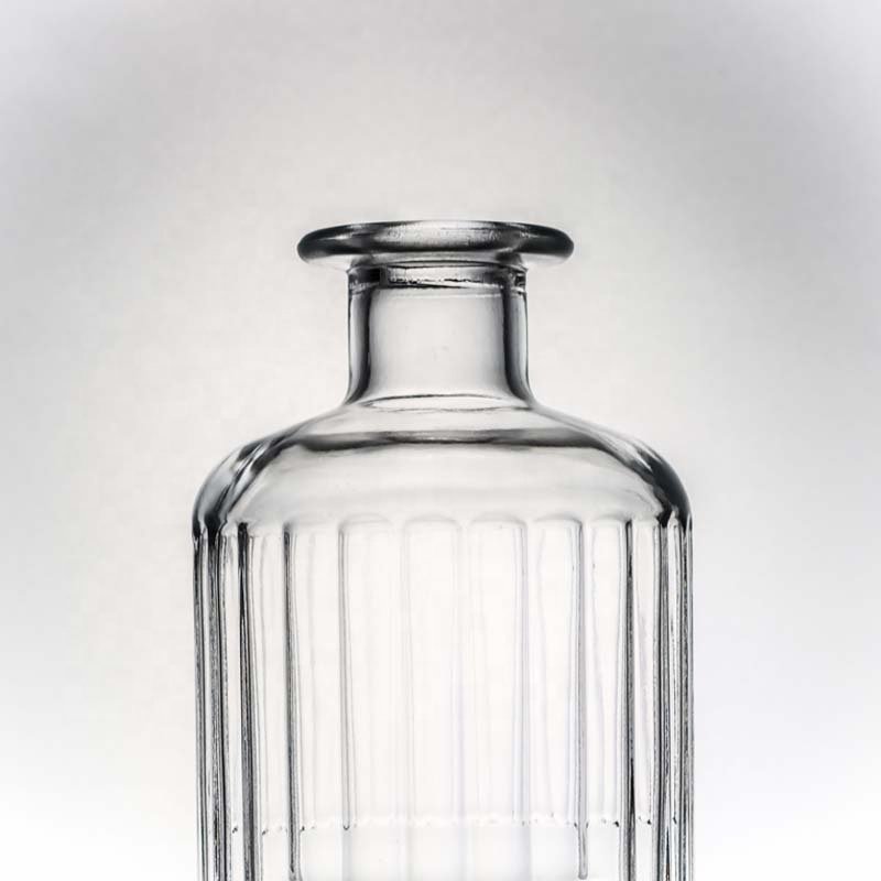 Custom vertical line 700ml glass liquor bottle for vodka gin whisky spirit bottle with cork top