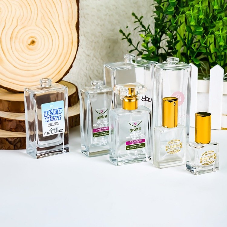 Wholesale Free Sample Luxury Woman 20ml 30ml 50ml 100ml Square Spray Glass Empty Perfume Bottle 50 ml 100ml