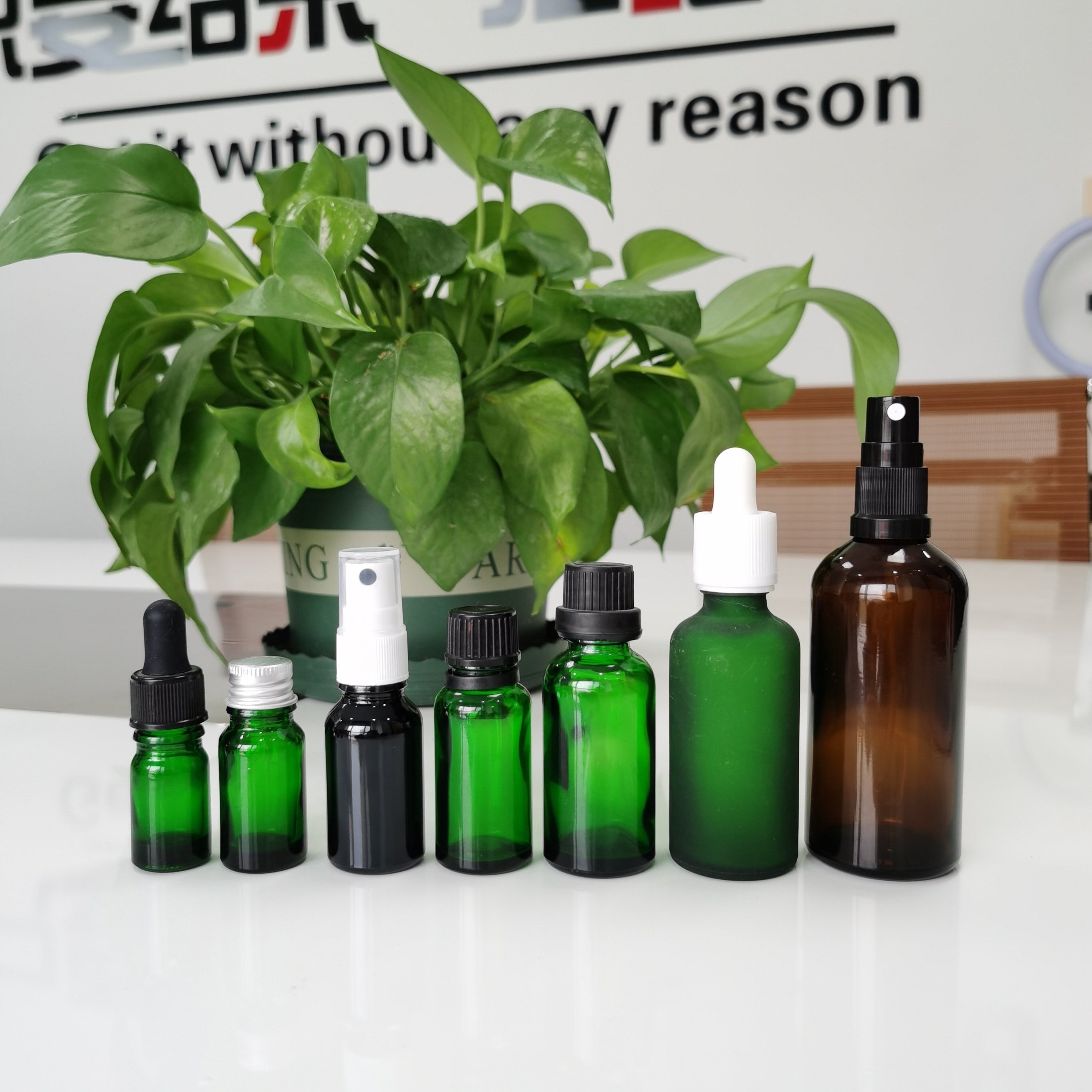 0.5 oz 15 ml green Essential Oil Empty Glass Bottle with Screw Top For Essential Oil packing,perfume glass bottle 10 ml spray