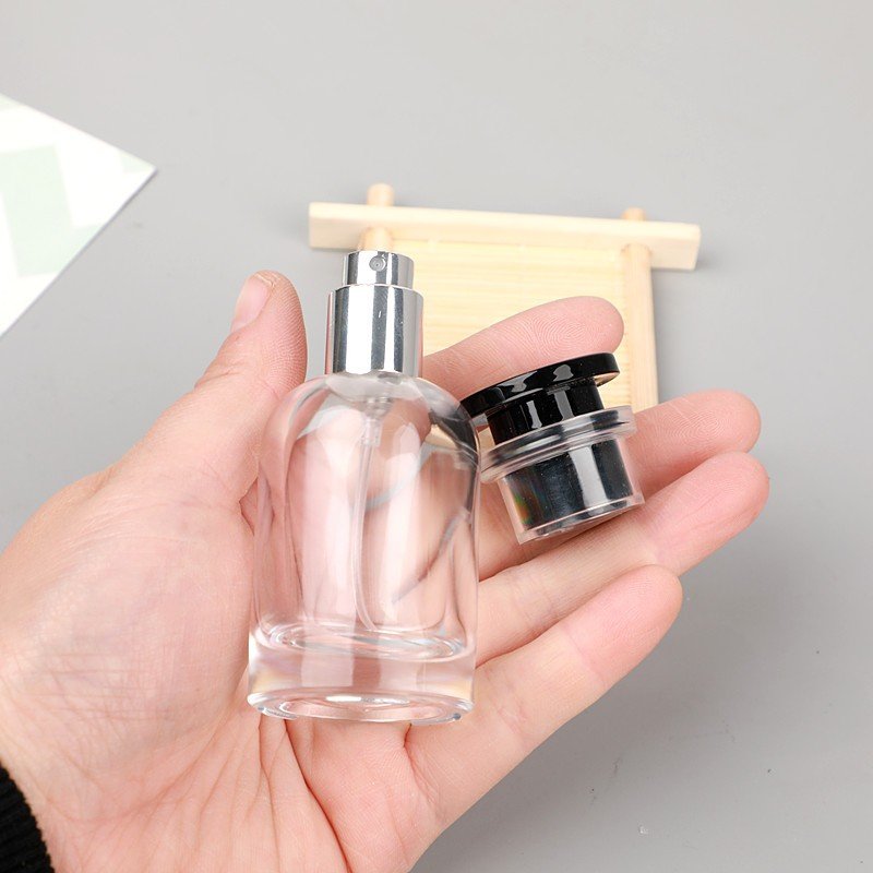 50ml Luxury Round Shoulder Perfume Bottles Cover Transparent Spray Refillable Glass Bottle Portable Fragrance Diffuser Bottle