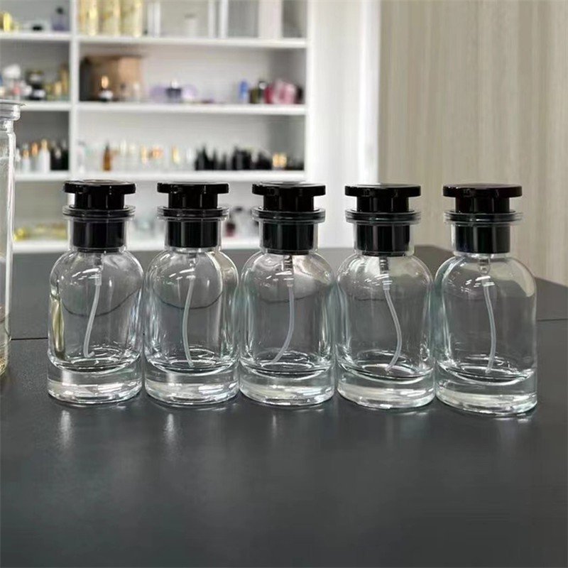 50ml Luxury Round Shoulder Perfume Bottles Cover Transparent Spray Refillable Glass Bottle Portable Fragrance Diffuser Bottle