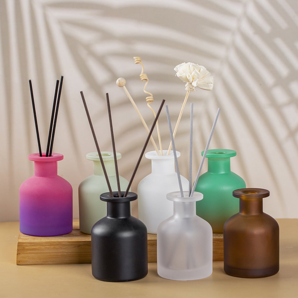 50ml 100ml 150ml 200ml Diffuser Bottle matte gloss Black Luxury Empty Glass Reed Diffuser Bottle with Stick and Box
