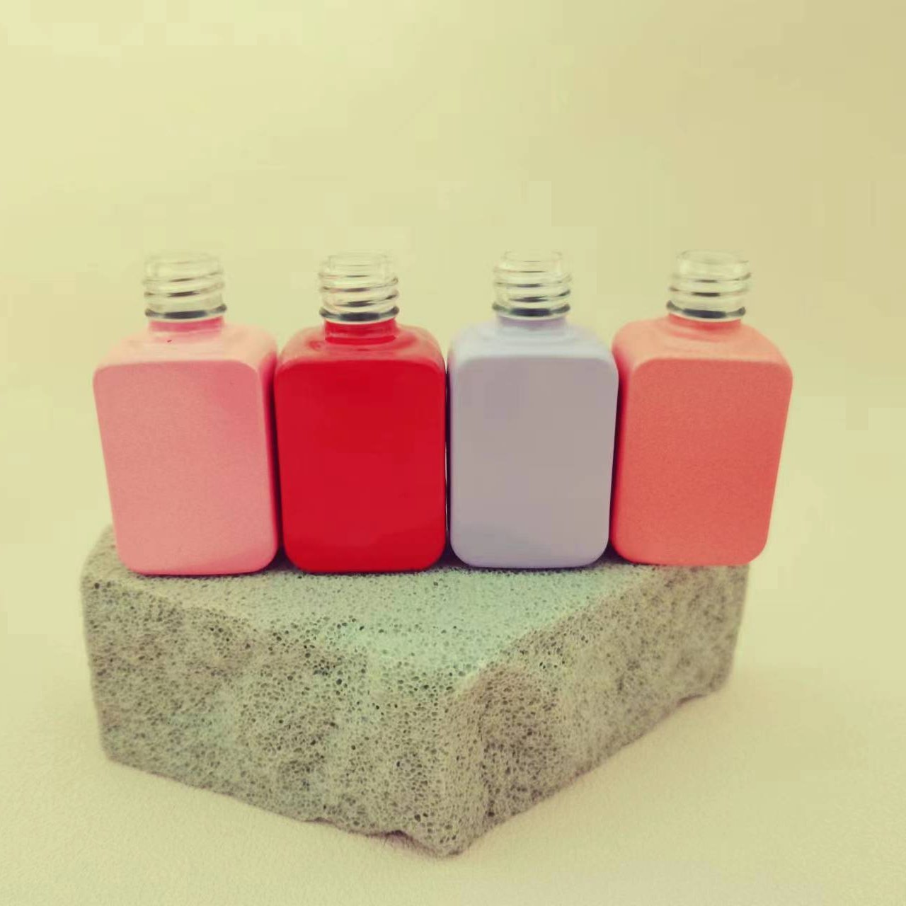 Hot selling 12ml 14ml square shape color empty nail polish glass bottle with brush