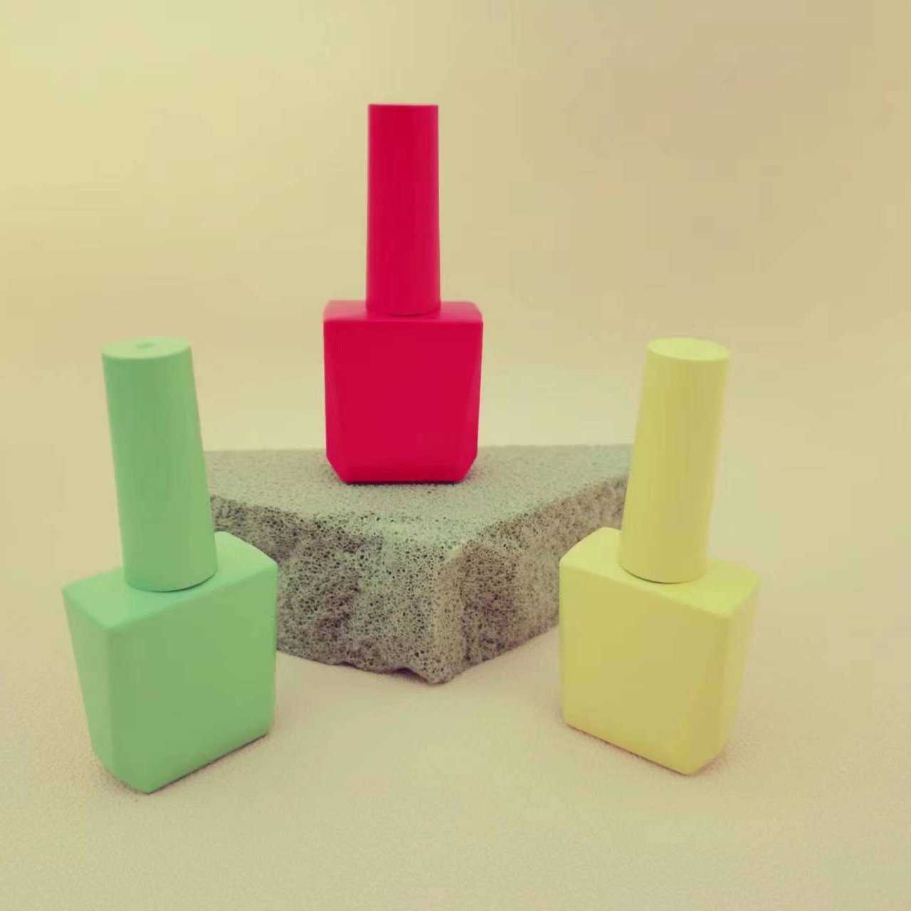 Hot selling 12ml 14ml square shape color empty nail polish glass bottle with brush