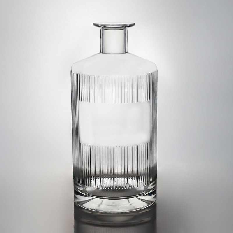Manufacturer Hot Sale Food Grade 500ml 700ml 750ml Vodka Whisky Tequila Rum Gin Brandy Glass Bottle With Cork