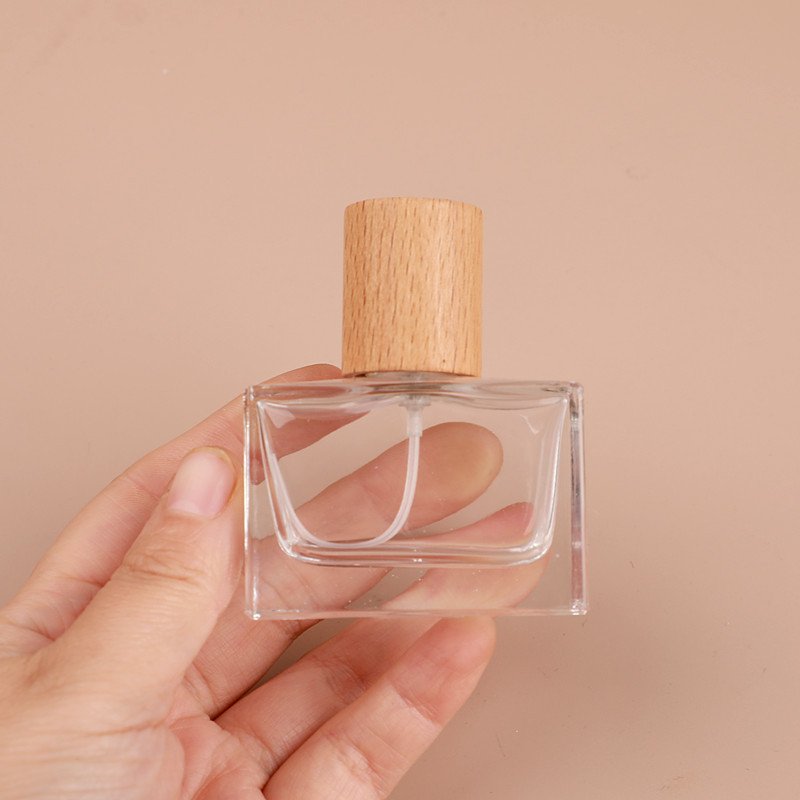 Wholesale Unique Crystal Luxury Empty Flat Square Perfume Bottle 30ml Spray Glass Bottles For Perfume