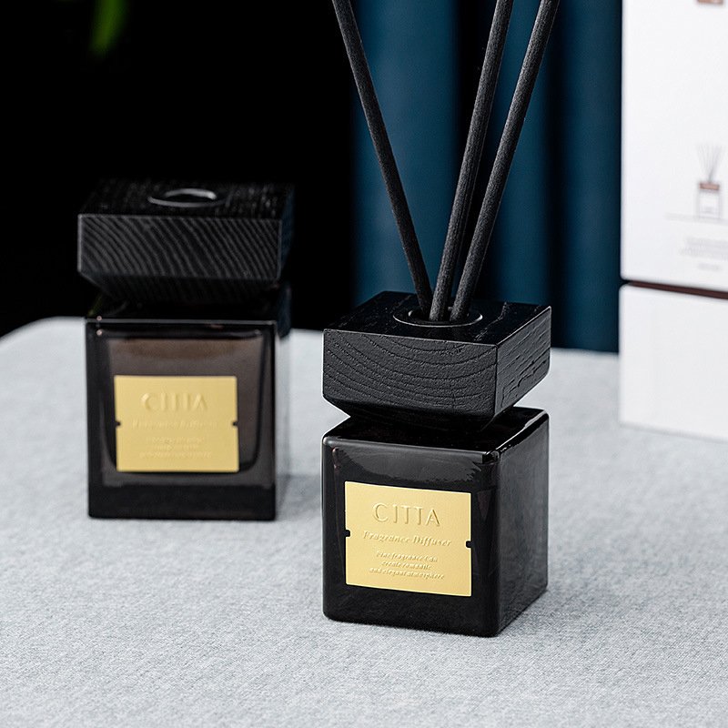 Wholesale Luxury Private Label Aroma Fragrance Custom Glass Square Bottle Reed Diffuser