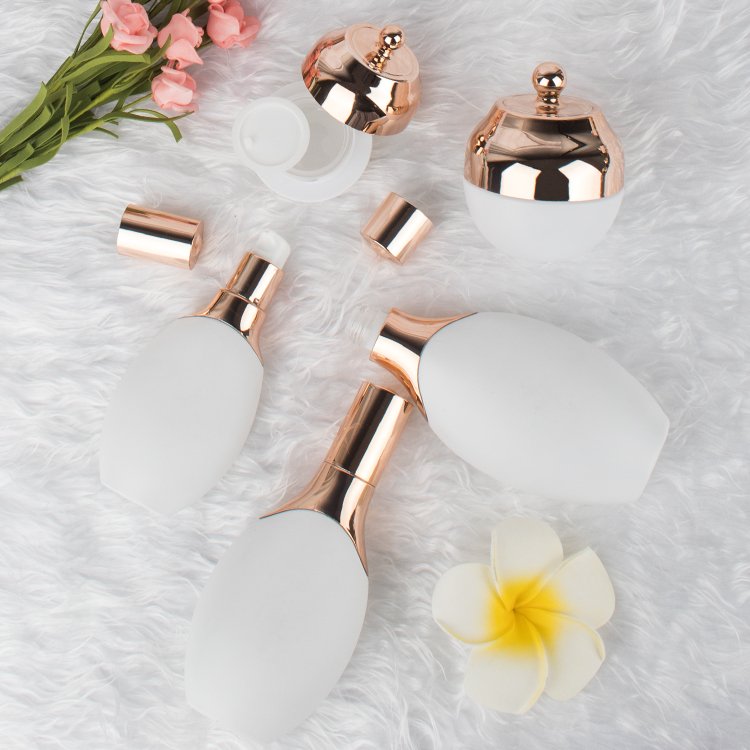 Wholesale 20ml 30ml 40ml Makeup Packaging Empty Clear Cosmetic Liquid Foundation Bb Cream Glass Bottle glass bottle