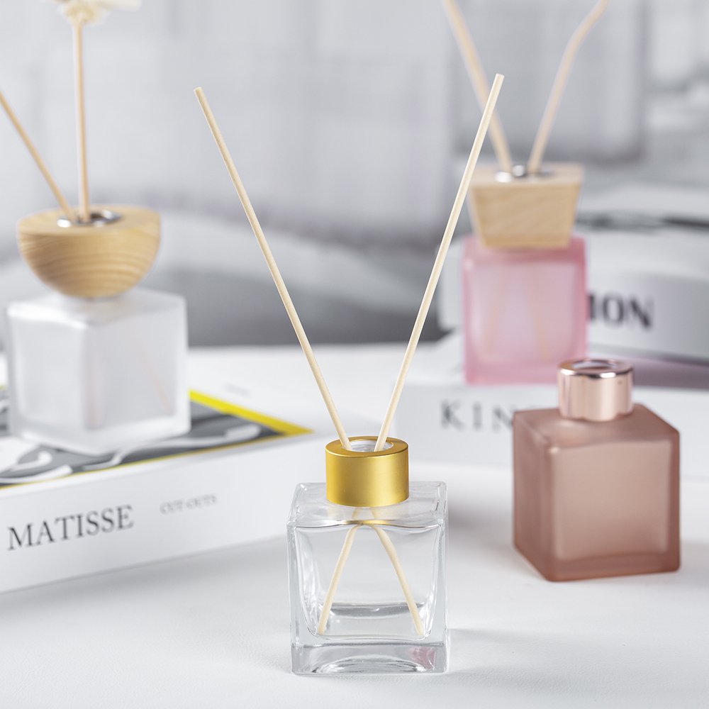 Best Sale Customized 50ml 100ml 150ml 200ml High Quality Square Simple Aromatherapy Empty Reed Diffuser Glass Bottles