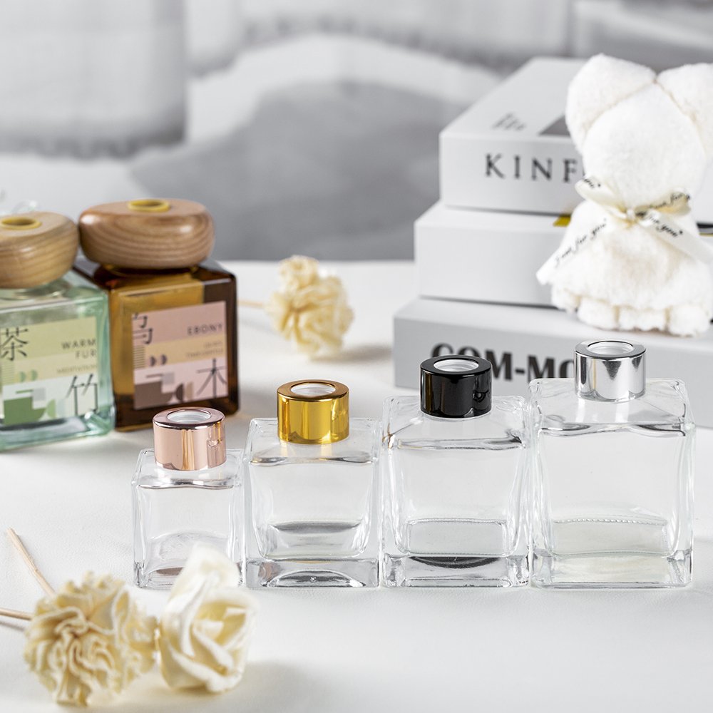 Best Sale Customized 50ml 100ml 150ml 200ml High Quality Square Simple Aromatherapy Empty Reed Diffuser Glass Bottles