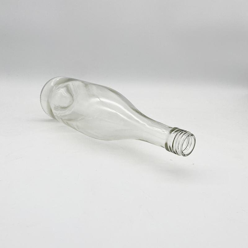 Factory Price Clear Wine glass bottle 500ml 750ml 1000ml Liquor Vodka glass bottle Gin bottle