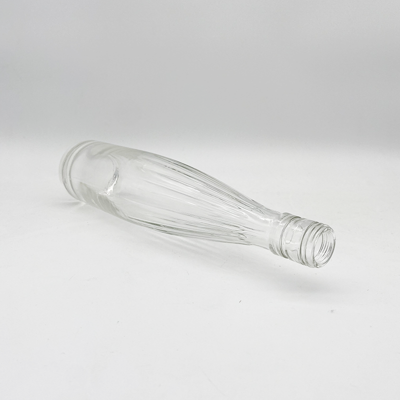 Factory Price Clear Wine glass bottle 500ml 750ml 1000ml Liquor Vodka glass bottle Gin bottle