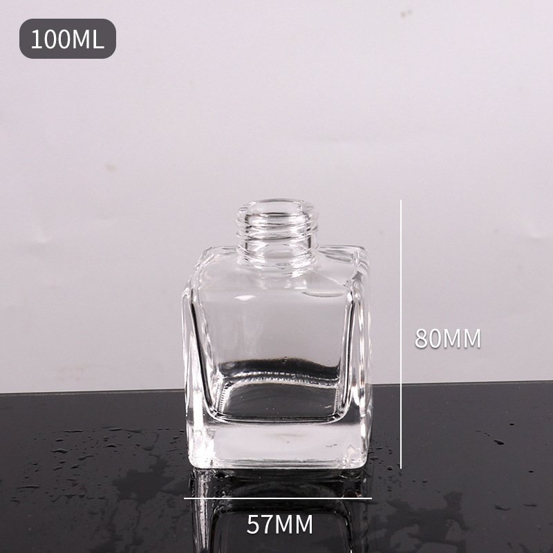 Quan Sheng Empty Diffuser Glass Bottle Fragrance Diffuser Square Bottle at stock