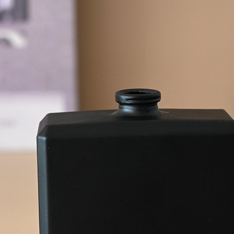 Luxury Perfume Bottle With Paper Box Packaging Matte Black Lid Parfum Spray Bottle