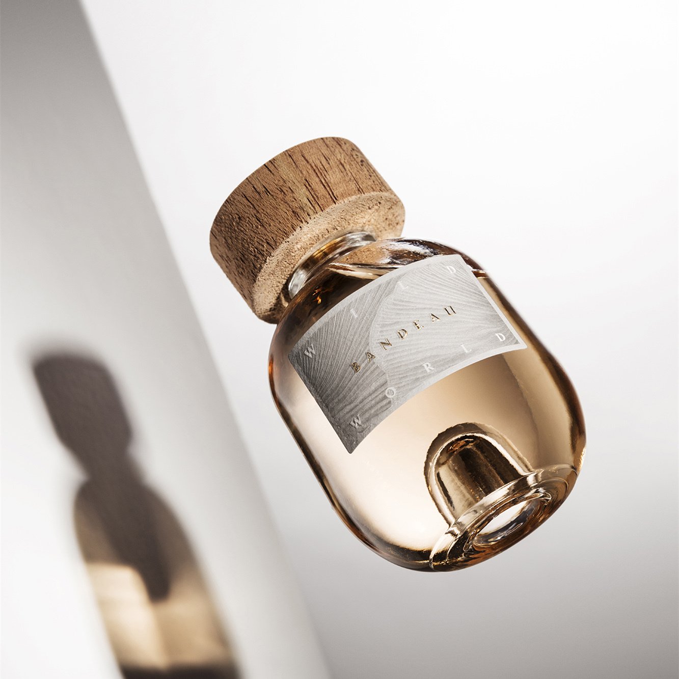 Recyclable 50ml 100ml Round square Glass Empty Perfume Bottle Customized Logo Cube Perfume Bottle With Wooden lid
