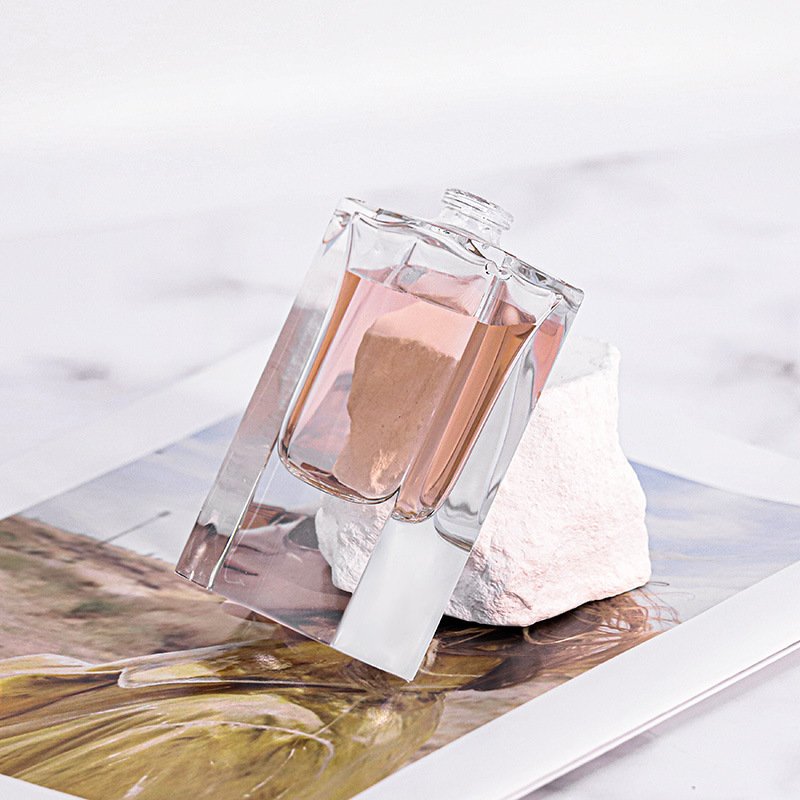 High Quality 100ml Square Cosmetic Glass Perfume Bottles with Pump Sprayer FEA15 Neck Screen Printing for Packaging