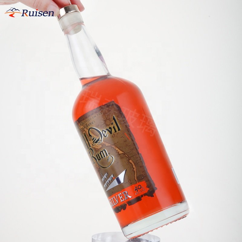 750 ml white glass bottle clear vodka bottle Fancy whisky glass bottle with cork 700ml