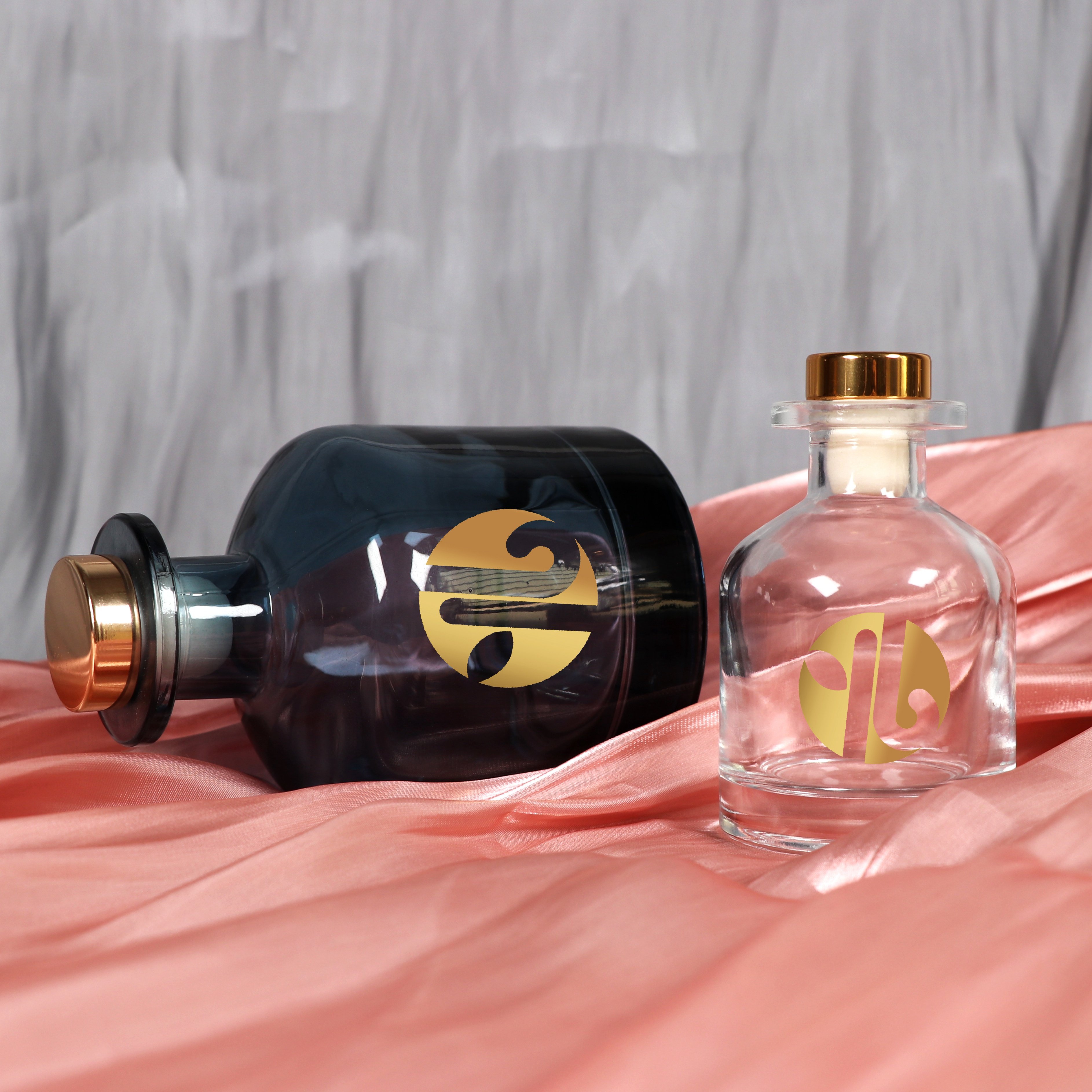 Home Decorative Round Transparent Aromatherapy Reed Diffuser Fragrance Glass Bottle 250ML 500ML With Rubber Stopper