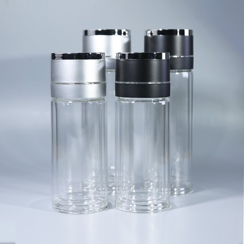 Sophisticated Classic Glass Water Bottle - Luxury Style for Timeless Direct Drinking