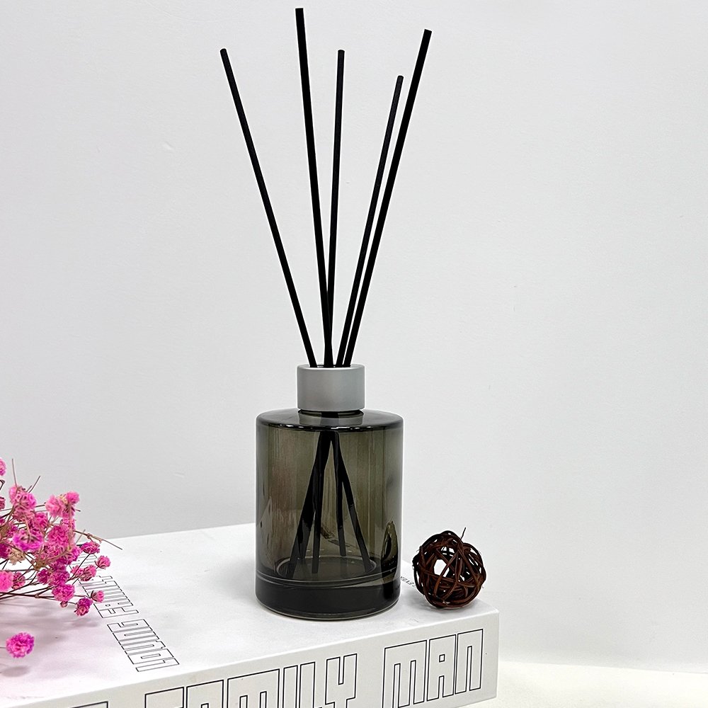 180ml frosted INS Simple transparent Essential oil glass diffuser bottle with cap