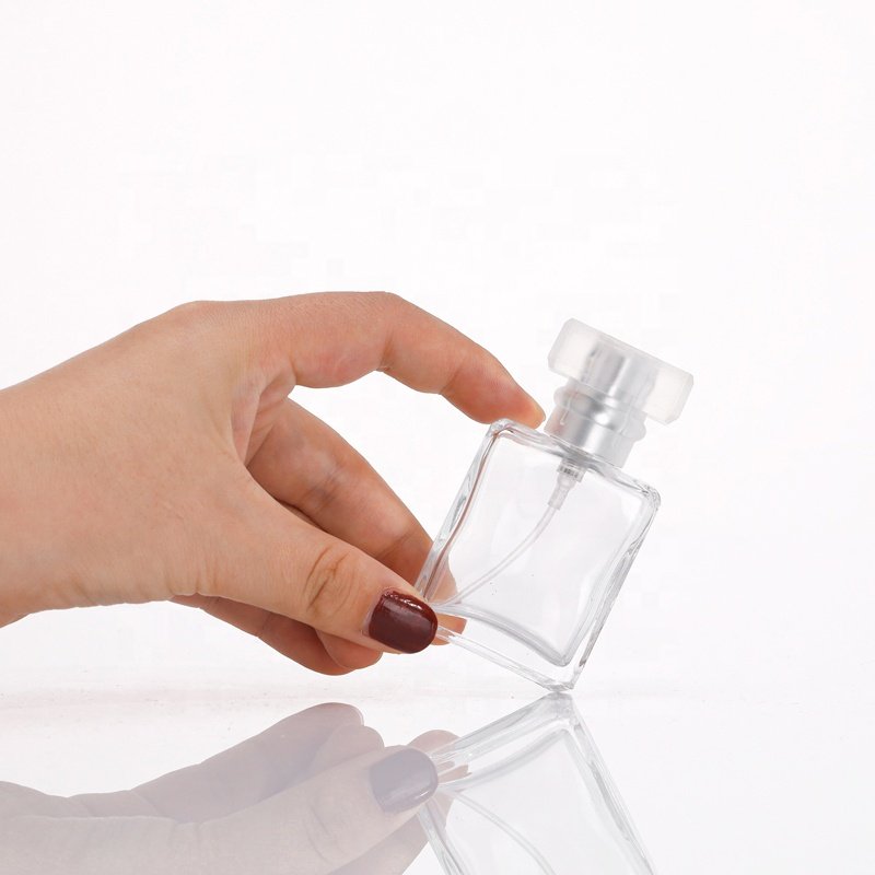Luxury 20ml 30ml 50ml 100ml Square Glass Perfume Bottle with Pump Sprayer Accept Screen Printing Surface