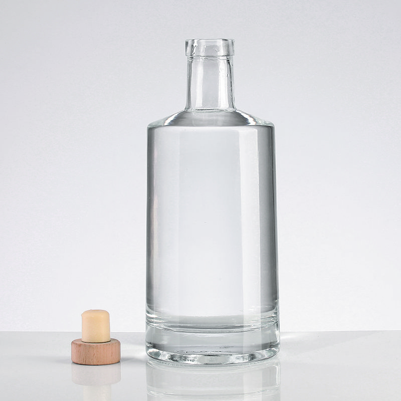 500 Ml Transparent Clear Glass Bottles 750 Ml Vodka Glass Bottle with Corks High End Manufacturer For Whisky Wine