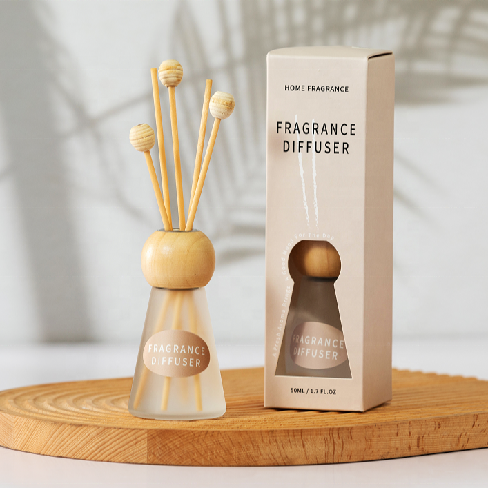 50ml Custom low price home decor fragrance Reed Diffuser with essential oil refills glass bottle wood cap air freshener perfume
