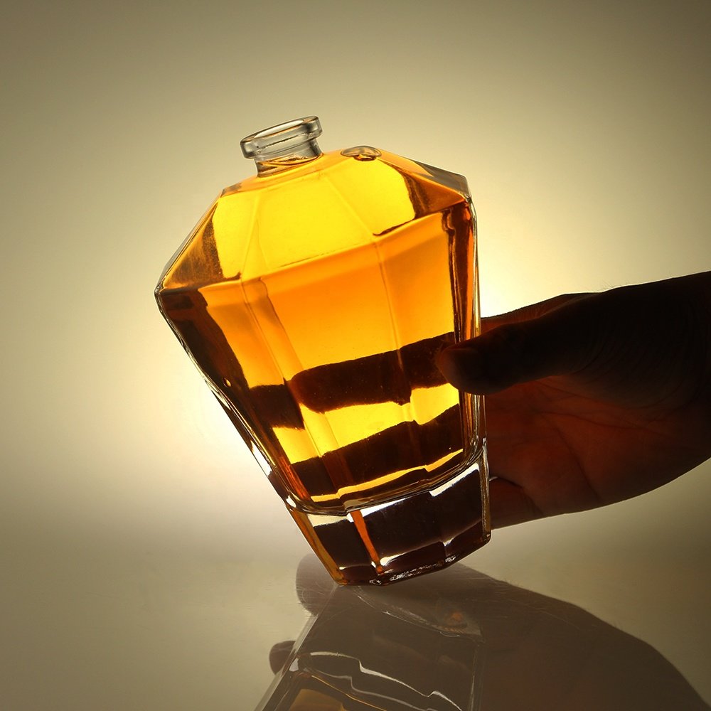 Romantic Shape Thick Bottom 500ml 700ml Spirit Bottle Unique Design Whisky Tequila Rum Liquor Glass Bottle