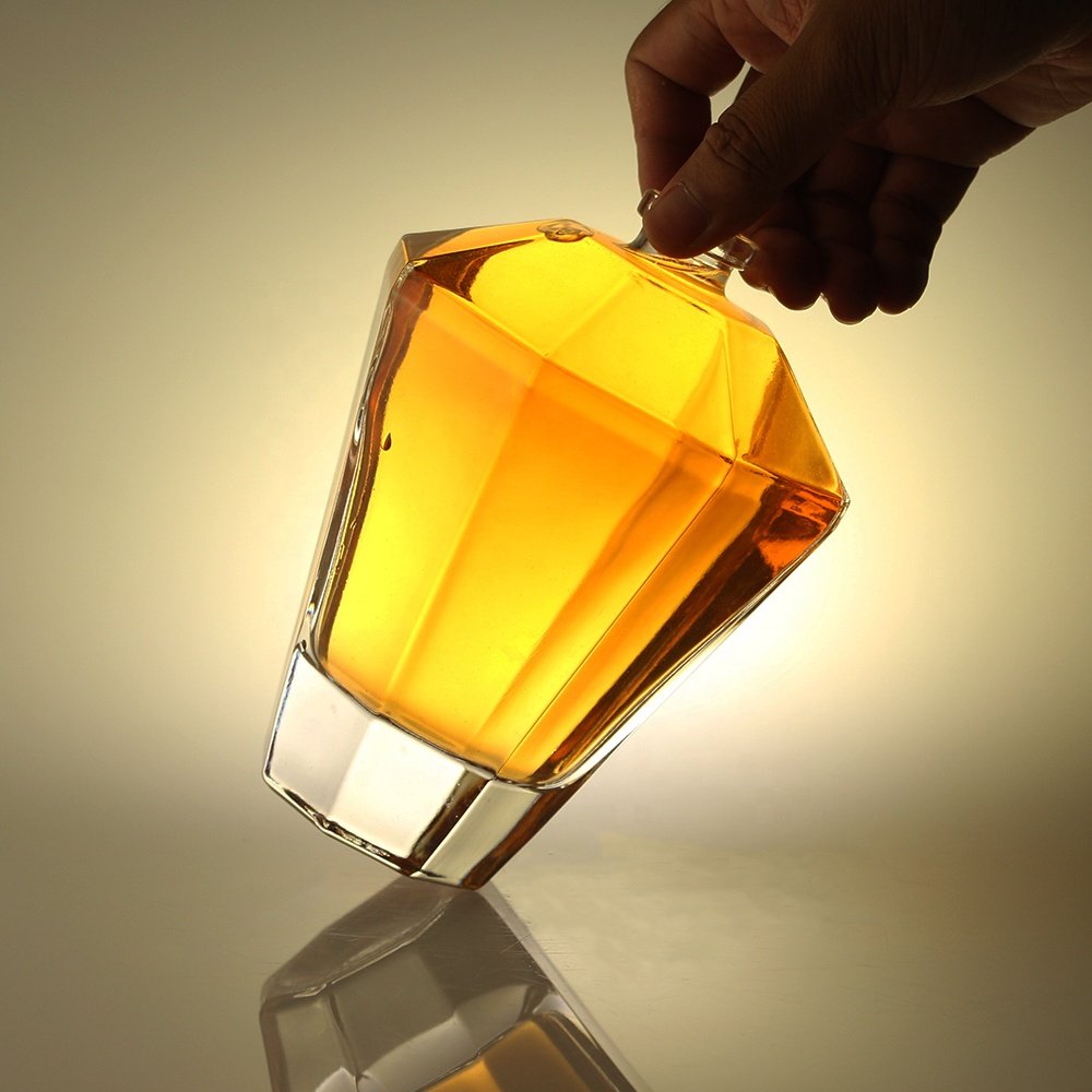 Romantic Shape Thick Bottom 500ml 700ml Spirit Bottle Unique Design Whisky Tequila Rum Liquor Glass Bottle