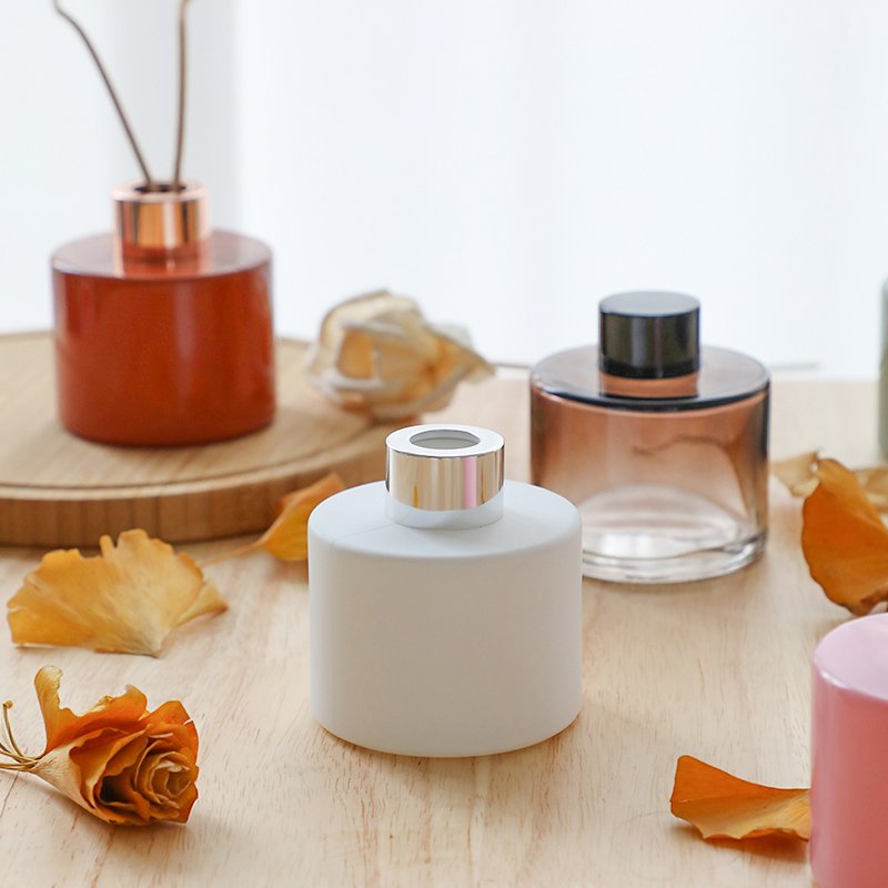 PUSISON 100ml Round Reed Diffuser Glass Bottle with Lids Hotel Room Decoration Fragrance Bottles Aroma Diffusers Empty Bottles