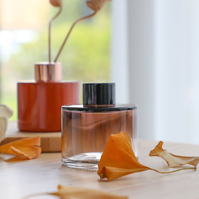 PUSISON 100ml Round Reed Diffuser Glass Bottle with Lids Hotel Room Decoration Fragrance Bottles Aroma Diffusers Empty Bottles