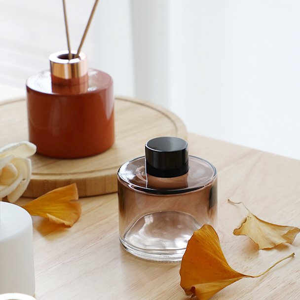 PUSISON 100ml Round Reed Diffuser Glass Bottle with Lids Hotel Room Decoration Fragrance Bottles Aroma Diffusers Empty Bottles