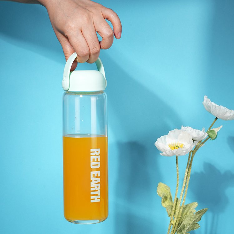 high borosilicate glass 500ml portable silicone lid hold customized logo glass bottle