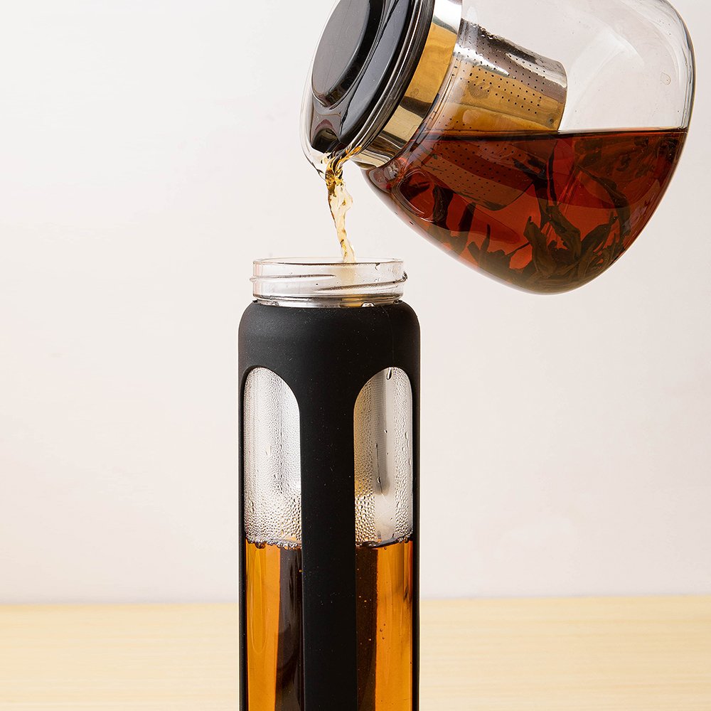 New design high quality customized borosilicate glass water bottle with stainless steel tea infuser and silicone sleeve