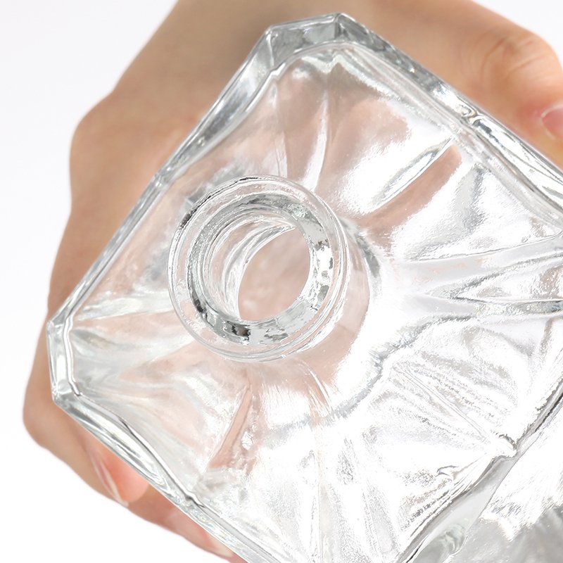 Rich factory custom design clear empty 750ml 500ml vodka liquor gin glass bottle