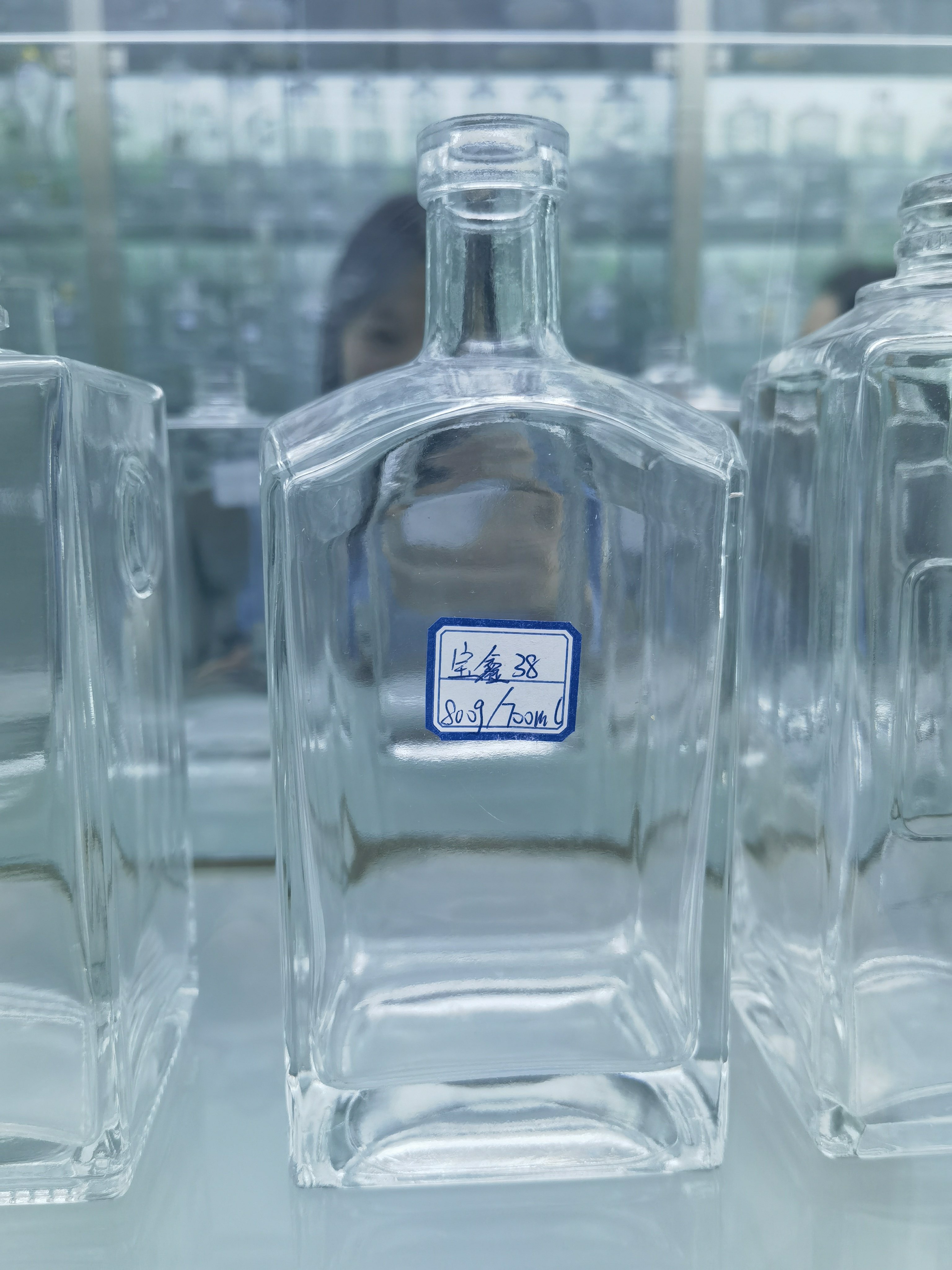 Custom Clear Round gin vodka rum bottle 500ml 750ml 1000ml Glass Liquor Wine Whisky Bottle Square Empty Spirit Glass Bottle